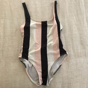 Solid & Striped the Anne-Marie